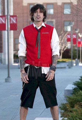 Tommy Lee Goes to College
